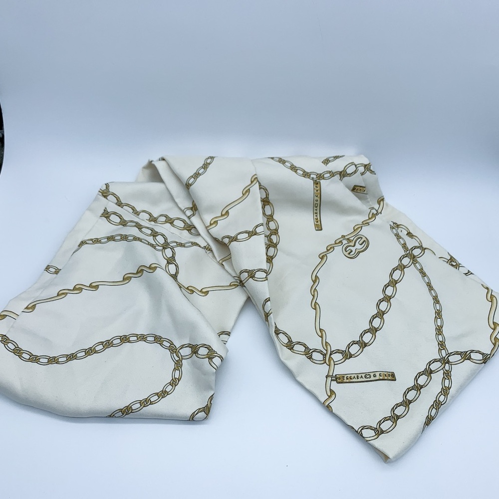 Escada Gold Chainlink Pattern Scarf - Picture 3 of 5